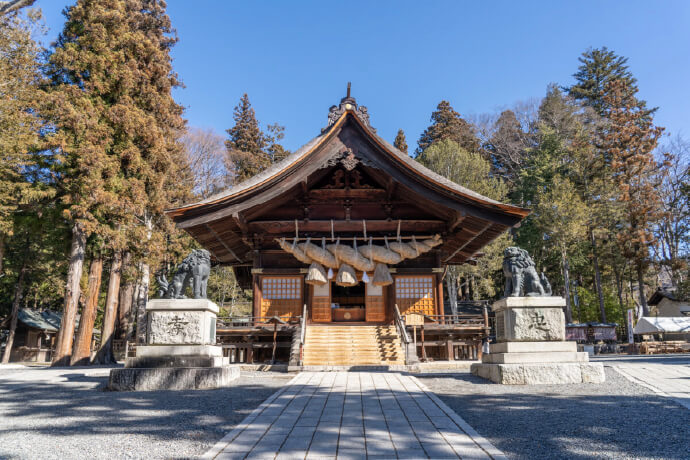日本最古の歴史をもつ神社と水のパワースポットを巡る